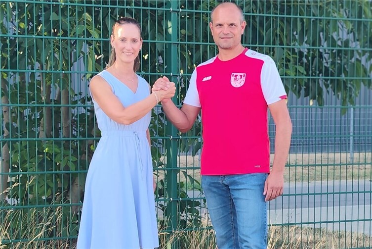 Vorsitzender Marc Göttlicher begrüßt Alexandra Willems als neue Abteilungsleitung Freizeitsport.