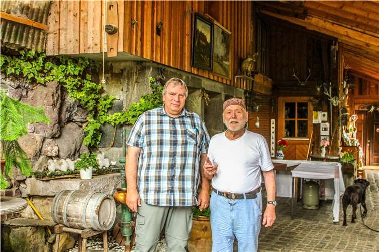Tagung auf Schäferhütte Vorsitzender Rüdiger Kowalsky und Hüttenwirt Werner Schäfer. Foto: Archiv BREISIG.live/Michael Lüdtke