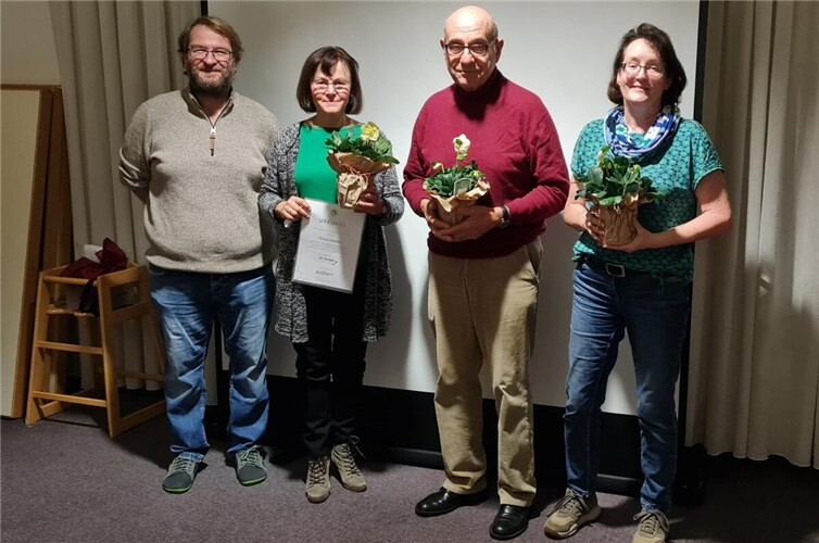 Vorsitzender Timo Müller mit den Jubilaren Christa Schäfer, Leonhard Poot und Angela Wolf.Fotos: privat