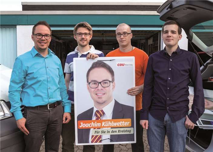 Vorsitzender der Meckenheimer Jungen-Union Oliver Schäfer (2. v.l.) mit den CDU-Ratskandidaten Joachim Kühlwetter (r., Alt-Merl), Carsten Kolenda (3. v.l. Neue Mitte) sowie André Anders (Reserveliste). privat