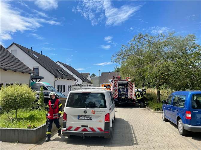 Sinzig: Gasleitung bei Bauarbeiten beschädigt Vorsorglich wurden die Wohnhäuser evakuiert. Foto: ROB