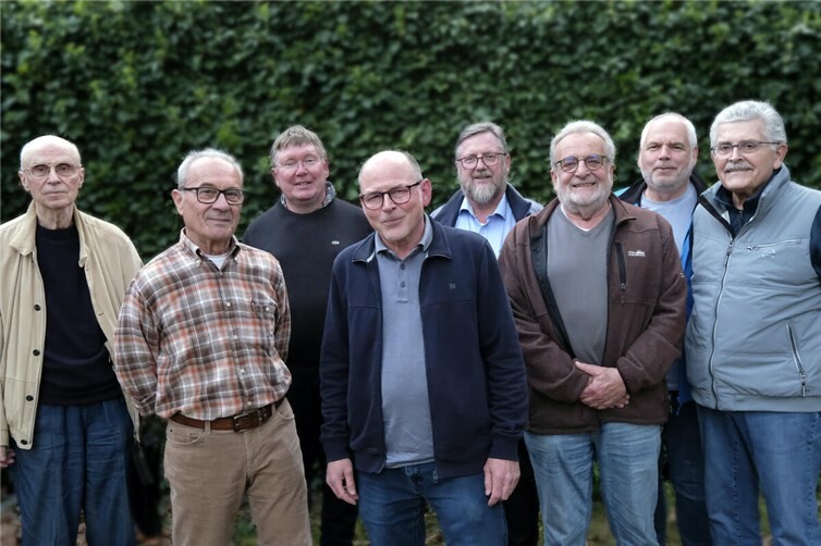 Vorstand der Heimatfreunde Horchheim (v. l. n. r.): Dr. Thomas Allmang, Gisbert Dickescheid, Manfred Böckling, Andreas Weber, Volker Eschenauer, Hans Josef Schmidt, Heinrich Drumm und Günter Willwersch