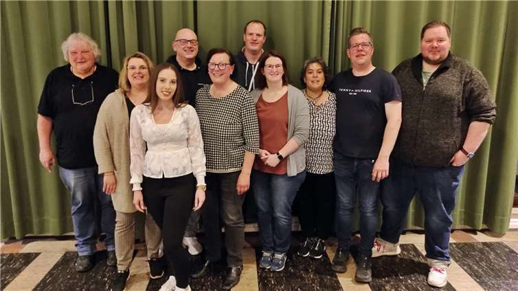 Vorstand der KG Grün-Gelb Fritzdorf (v.l.): Hans Bernd Sonntag, Heike Kaspers, Sarah Heinrich, Jörg Engel, Elisabeth Hüllen, Rainer Offergeld, Jennifer Lülsdorf, Monika Heinrich, Stefan Lülsdorf und Andreas Netterscheidt. Es fehlt Stefanie Häger und Lena Kesselheim. Fotos: privat