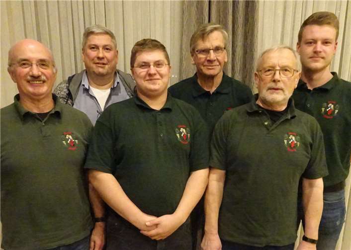 Vorstand der Lehmer Razejunge; v.li. Schatzmeister Willi Unschuld,Beisitzer Frank Stieglitzki, Beisitzer Karol Jarosinski, 2.Vorsitzender Dieter Möhring,1. Vorsitzender Ralf Menden, Schriftführer Matthias Etges. Quelle Lehmer Razejunge