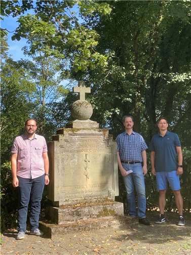 Vorstand des CDU-Ortsverbandes Stadt Vallendar am Gedenkstein. Foto: CDU-Ortsverband Stadt Vallendar