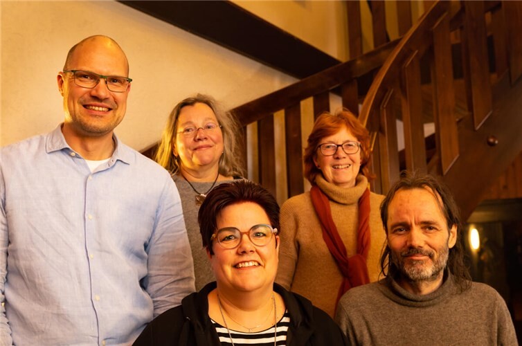 Vorstand des Chores mit dem neuen Chorleiter Marco Zimmermann(vorne rechts).  Foto: Jan Wagner