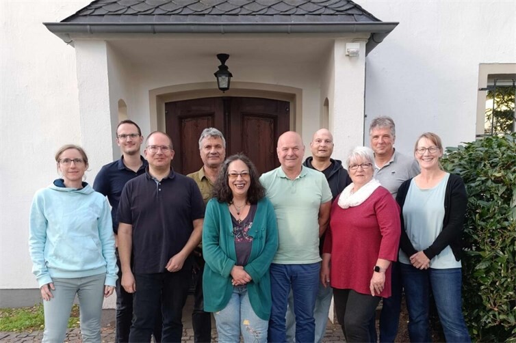 Vorstand des Ortsverbandes Unkel-Linz-Bad Hönningen mit Bürgermeisterkandidat für die VG Thomas Schmidt (6. v. l.)