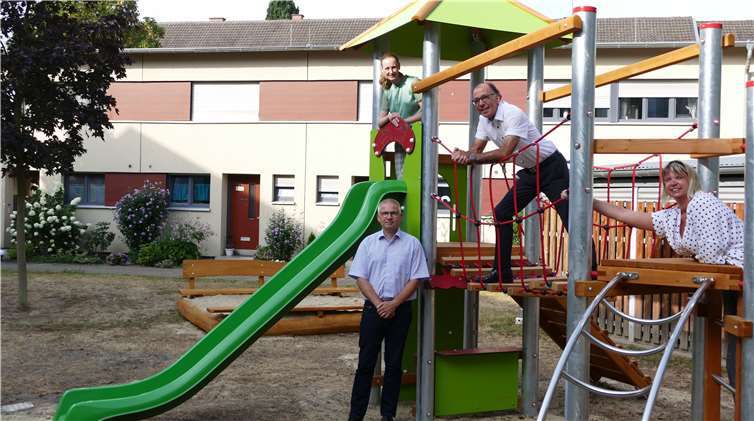 Vorstand und Geschäftsführerin der Genossenschaft konnten schonmal ihre Kletterkünste unter Beweis stellen. Foto: privat