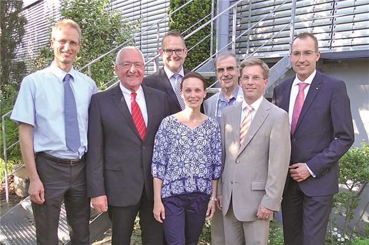 Vorstand und Geschäftsführerin - (von links) Frank Schnurr, Rainer Linnig, Werner Birkenheier, Kathleen Benekenstein, Norbert Girmann, Dr. Gerd Hagena und Guido Strüder. privat