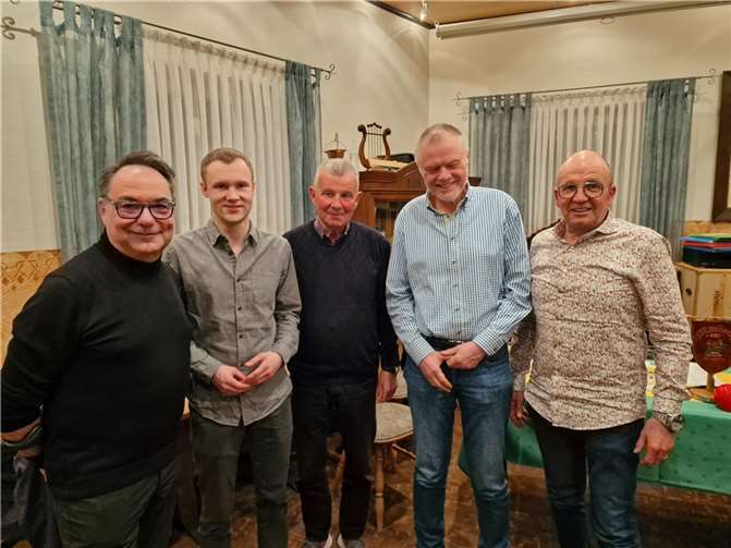 Vorstandsmitglieder Markus Blank, Timm Sebastiany, Toni Mille, Michael Schmitz, Klaus Kurz.  Foto: GV „Rheinperle“/H.-J. Jungbluth