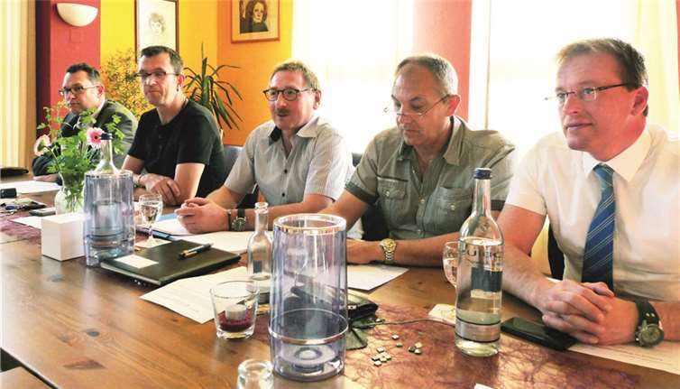 Vorstandsmitglieder (v.li.): Michael Nisius (Kassierer), Ulrich Rawert (Erster. Vorsitzender), Olaf Waldecker (2. Vorsitzender), Jürgen Miesel (Beisitzer) sowie VG-Bürgermeister Jörg Lempertz (geborenes Mitglied). FRE
