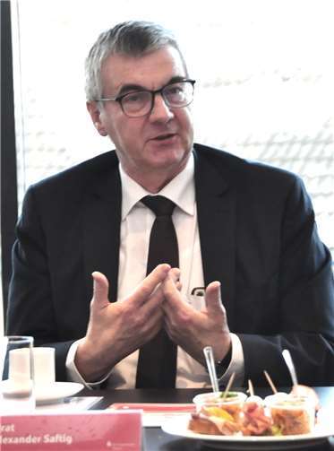 Vorstandsvorsitzender Karl-Josef Esch: „Mit einer nachhaltig positiven Entwicklung, gesundem Wachstum und einer stabilen Eigenkapitalausstattung ist die Kreissparkasse gut für die Zukunft gerüstet“.