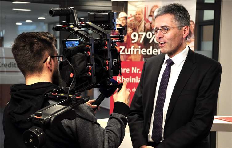 Vorstandsvorsitzender Karl Josef Esch m Interview mit Blick aktuell TV.
