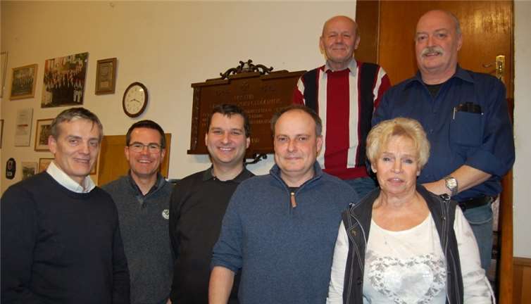 Vorstandswahl der Brassband. V.l.: Stadtbeigeordneter Norbert Heidgen (als Gast), Christian Dierschke, Stefan Hornberger, Volker Näkel, Klaus Salscheider, Heidi Hochscheid, Michael Jäger. -FA-