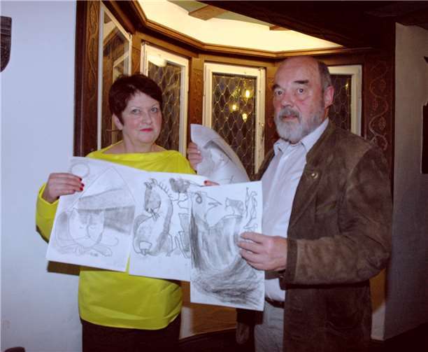 Vorstellung Jahresgabe (v.l.): Vorsitzende Dietlind Greifenhagen, stellvertretender Vorsitzender Martin Kaiser.