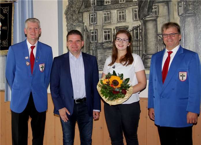 Vorstellung der designierten Prinzessin der Session 2021/2022 Johanna I. durch Peter Klee im Zeughaus des Stadtsoldaten-Corps 1868 Meckenheim e.V. an der Kirche.Foto: Stefan Hammerschlag