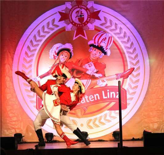 Vorstellung des Mariechentanz mit Mariechen Jelena Scheidt und Ihrem Tanzoffizier Sebastian Mesi Mesenholl.Foto: Katharina Frings