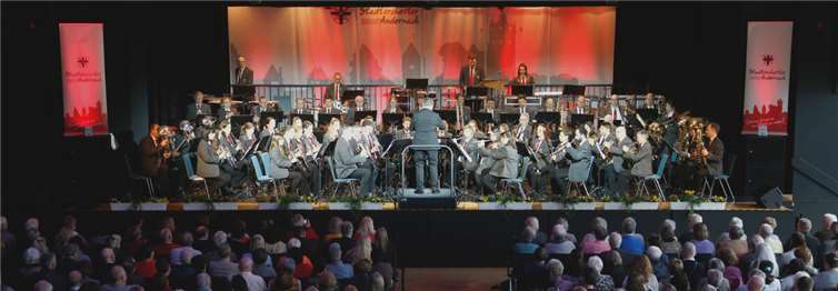 Kartenvorverkauf der Adventskonzerte startet Vorverkauf für die Adventskonzerte des Stadtorchesters Andernach startet am 25.09.2025. Foto: Susanne Duda.