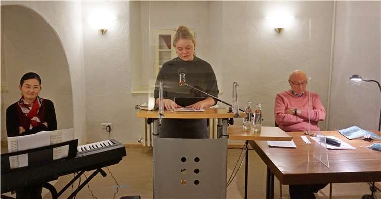 V.r. Armin Schmidt, Lara Schmidt und Yaein Lee.Foto: Gemeinde Swisttal
