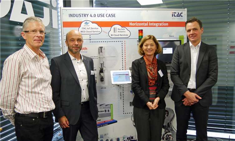 (V.r.): Peter Bollinger, Vorstandsvorsitzender der iTAC AG, Heidrun Schulz, Chefin der Regionaldirektion Rheinland-Pfalz-Saarland der Bundesagentur für Arbeit, Elmar Wagner, Chef der Arbeitsagentur Montabaur und Walter Schupp, Vorsitzender des iTAC Betriebsrats.Privat