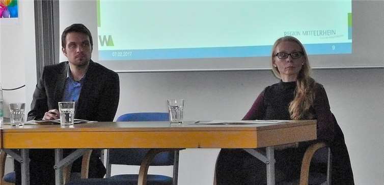 V.r.: Studiendirektorin Katja Zimmermann und Dr. Martin Correll, informierten über Möglichkeiten der passgenauen Beschulung von geflüchteten Kindern und Jugendlichen. Privat