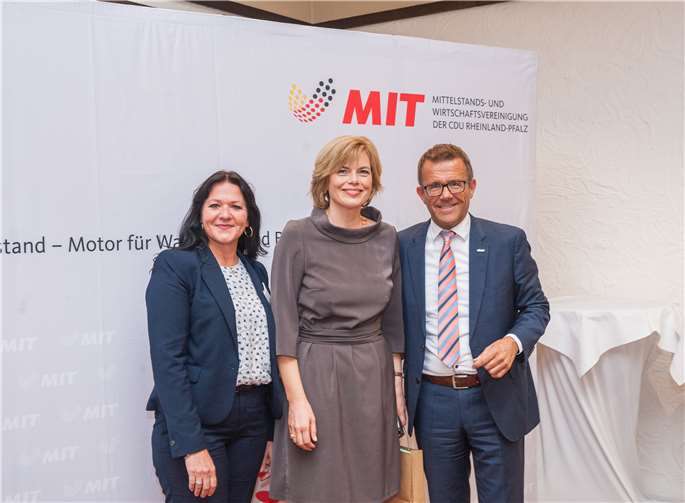 Gereon Haumann als Vorsitzender eindrucksvoll bestätigt  V.re. Gereon Haumann, Landesvorsitzender der MIT mit Julia Klöckner, CDU-Landesvorsitzende und Bundesministerin und Manuela Matz, stellv. Landesvorsitzende der MIT.privat
