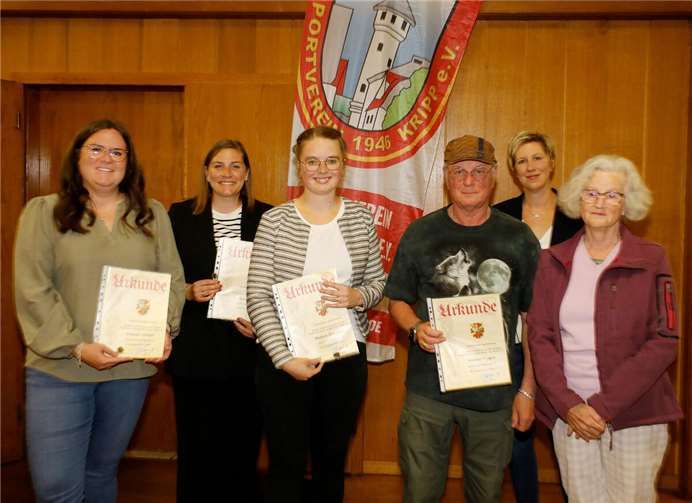 SV Kripp zieht positive Bilanz bei der Jahreshauptversammlung V.re. Hannah Schmitt, Simone Beyer, Hannah Thiemann, Michael Tempel und Marieke Göttlicher wurden durch Ursula Sänger vom Turngau Rhein-Ahr-Nette geehrt. Fotos: SV Kripp / Thorsten Stephan