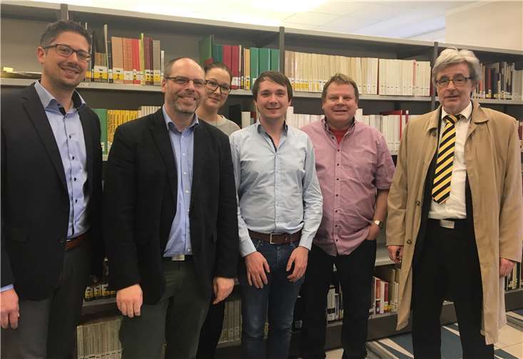V.re. Sven Schillings (Vorsitzender des FDP-Kreisverbands Koblenz), Michael Koelges (Leiter Stadtarchiv Koblenz), Christian Kipping, Jorien Hennchen, Dr. Sebastian Gleixner, David Hennchen.Fotos: privat