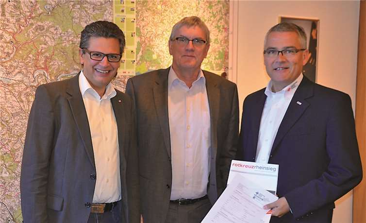 V.r.n.l. Frank Malotki, Geschäftsführer DRK-Kreisverband Rhein-Sieg, Landrat Sebastian Schuster und Bürgermeister Klaus Pipke, Präsident des DRK Rhein-Sieg.