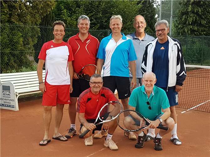 V.r.n.l. (stehend): Jürgen Holzkämper, Thomas Kettler, Reinhold Schäfer, Klaus-Werner Broich, Hans Dobrzin; kniend: Hans-Werner Saar, Gunter Hild. privat