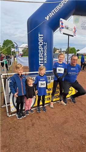 Vulkan-Marathon Mendig: v.l. Oscar Flöck, Leni Flöck, Sofie Hartmann, Harald Kohlhaas.