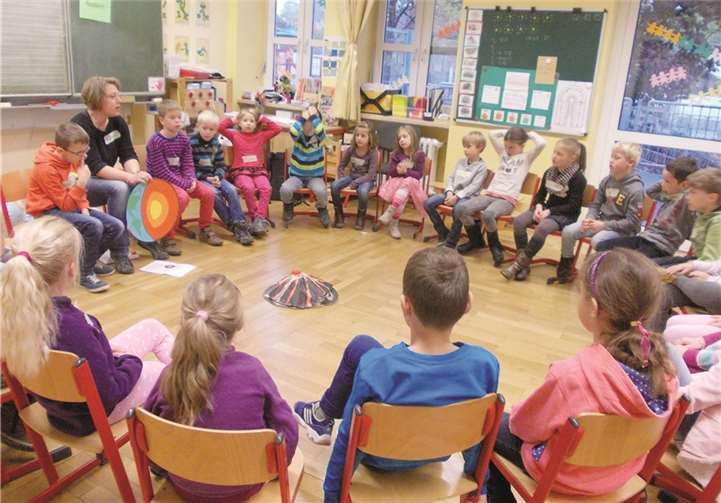 Vulkane, Entstehung und Ausbruch: Interessantes erfuhren die OGS-Kinder in der Erzählrunde.OGS Meckenheim