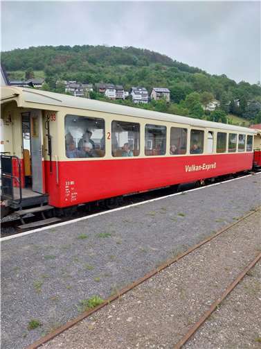Vulkanexpress und Kloster Maria Laach lockten Senioren in die Eifel. Foto: privat