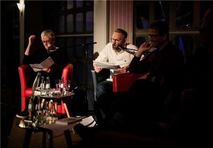 WDR-Sprecher Regina Münch und Martin Groß lasen vor.