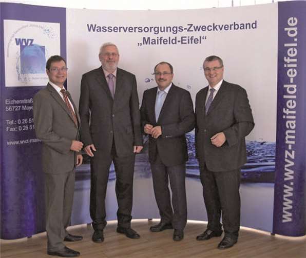 WVZ-Verbandsvorsteher Dr. Alexander Saftig, Verbandsbürgermeister Gerd Heilmann, Beigeordneter der Ortsgemeinde St. Johann Josef Hövelmann und WVZ-Werkleiter Jürgen Wagner freuen sich über die Zusammenarbeit (v.r.n.l.). 
