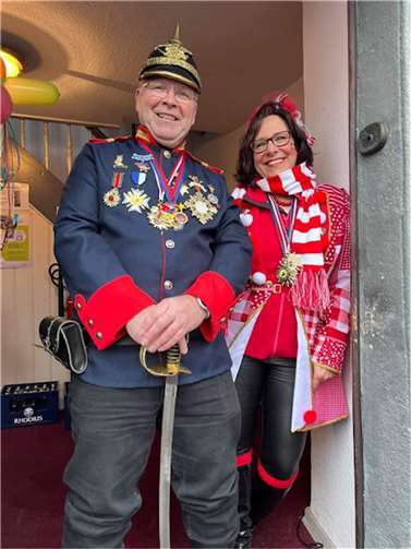 Wache an der Rathaustür.