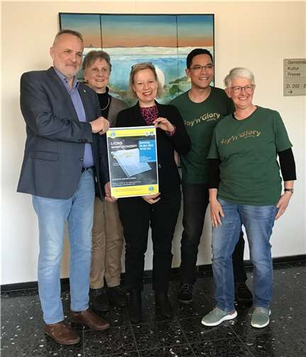 Wachtberger Bürgermeister Jörg Schmidt (l.) ist der Schirmherr des Konzertes.  Foto: Lions Club Meckenheim-Wachtberg