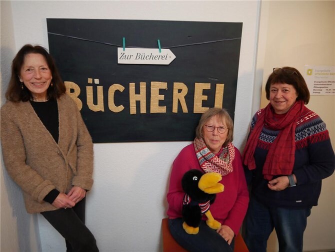 Wackelzähne der Kita Arche Noah erhalten ihren Büchereiführerschein.  Foto: privat