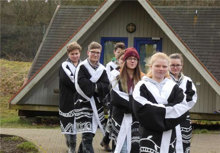 Während Stammeswinterlager der Dieblicher Pfadfinder im Hüttendorf in Weibern.Quelle: Pfadfinder Dieblich