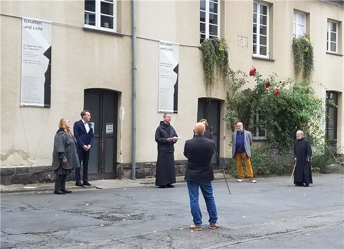 Während der Ausstellungseröffnung.Quellen: Büro von Marc Ruland
