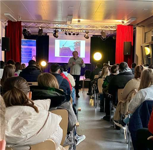 Während der Lesung mit Reiner Engelmann. Quelle: BBSW Koblenz