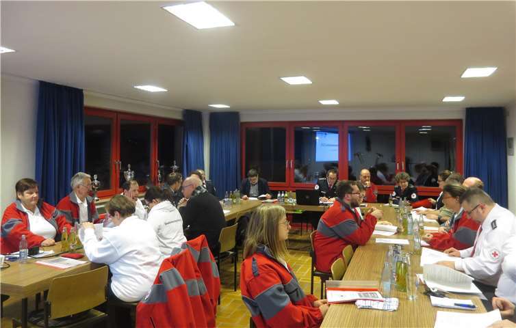 Während der Mitgliederversammlung des DRK Rhens.Quelle: DRK Rhens