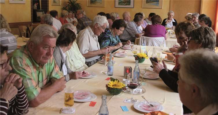 Während der Mittagspause gab es genug Gelegenheit sich auszutauschen.privat