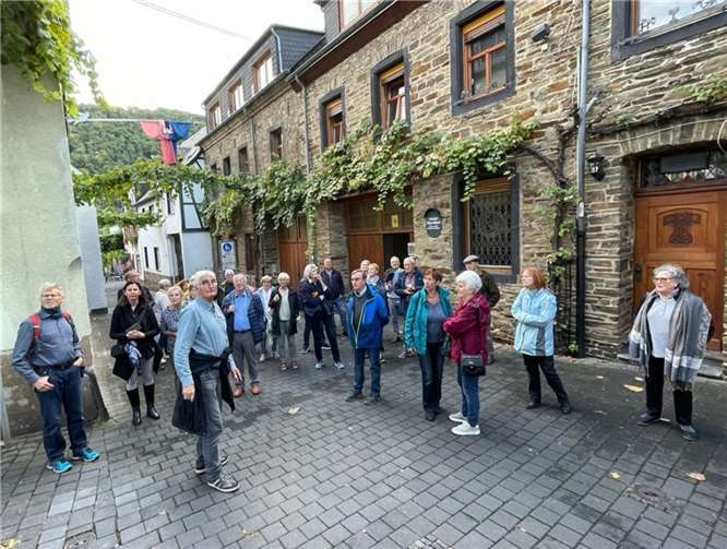Während der Ortsführung in Winningen. Foto: privat