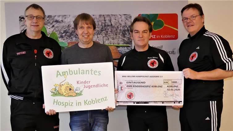 Während der Spendenübergabe.Foto: privat