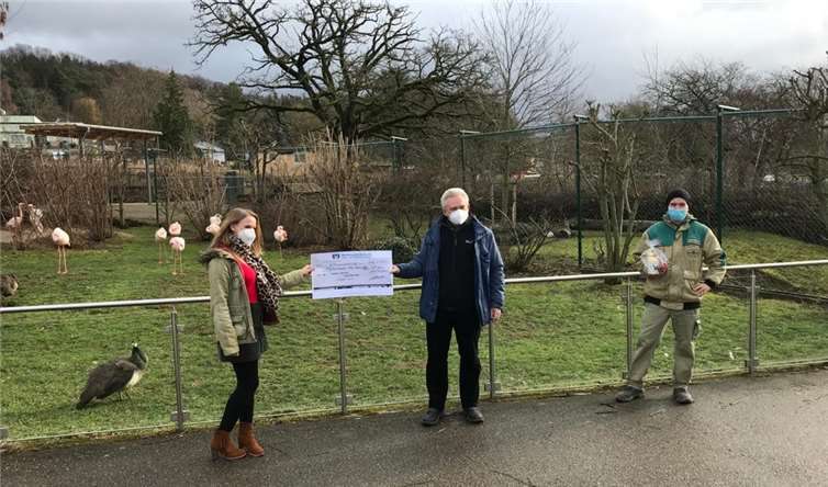 Während der Spendenübergabe.Foto: privat