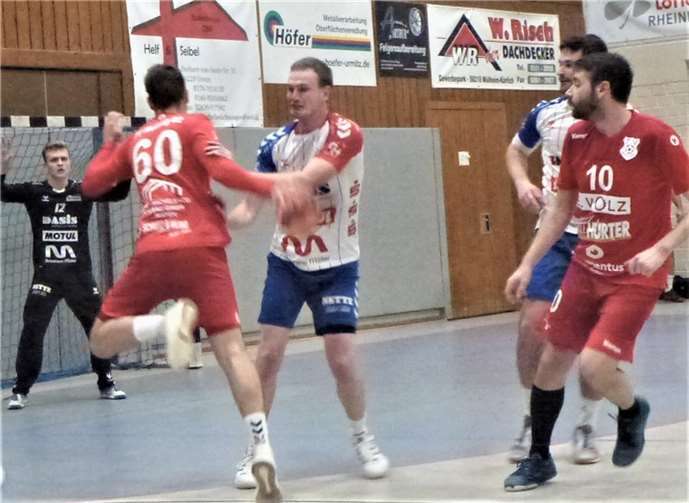 Während der ersten Halbzeit, vornehmlich zwischen der 20. und der 30. Minute, führte ein phasenweise erfolgreiches Spiel der Gastgeber schließlich zum deutlichen 17:12 Halbzeitergebnis. Foto: Jürgen Grab