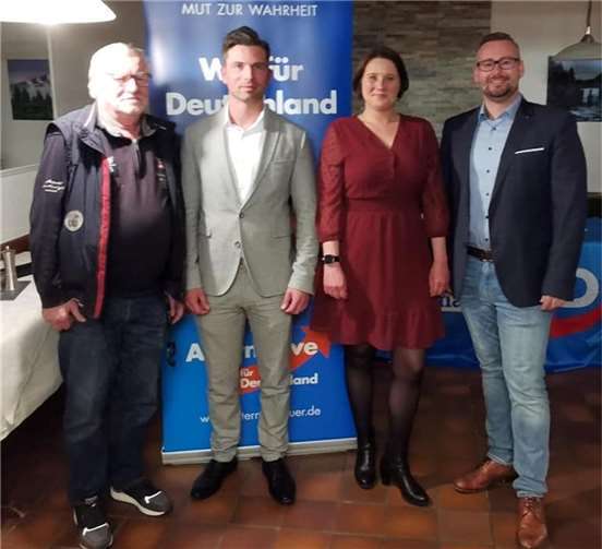 Während des Besuches der Bundestagsabgeordneten Sebastian Münzenmaier und Jan Nolte bei der AfD Koblenz. Quelle: AfD-Koblenz