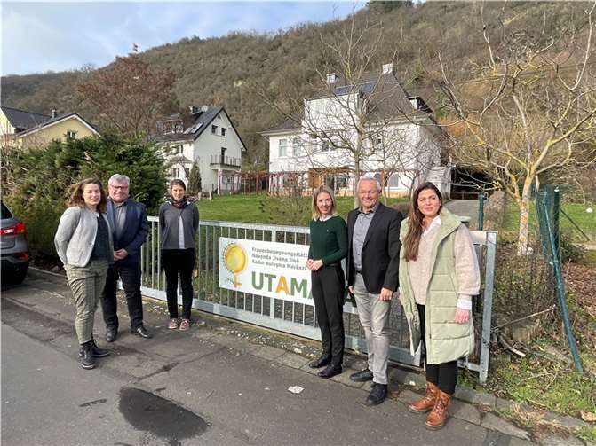 Während des Besuches von Achim Hallerbach, Michael Mahlert und Ellen Demuth bei Utamara. Quelle: Büro von Ellen Demuth
