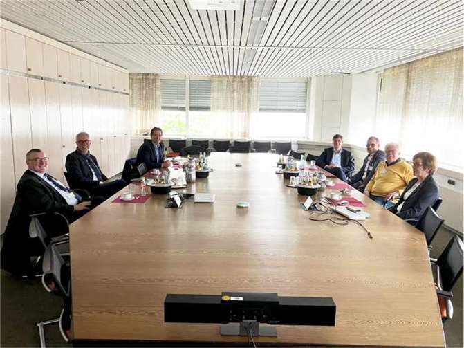 Während des Gesprächs zum Sachstand des Rückbaus. Foto: RWE